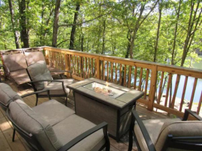Lakefront, Canoe, HotTub, Wood Fireplace, Waterpark